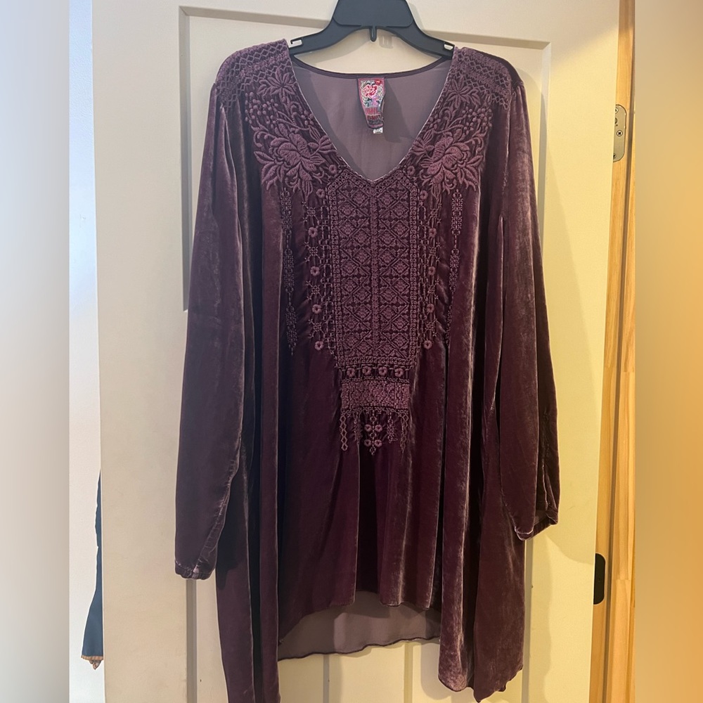 Johnny was Velvet tunic